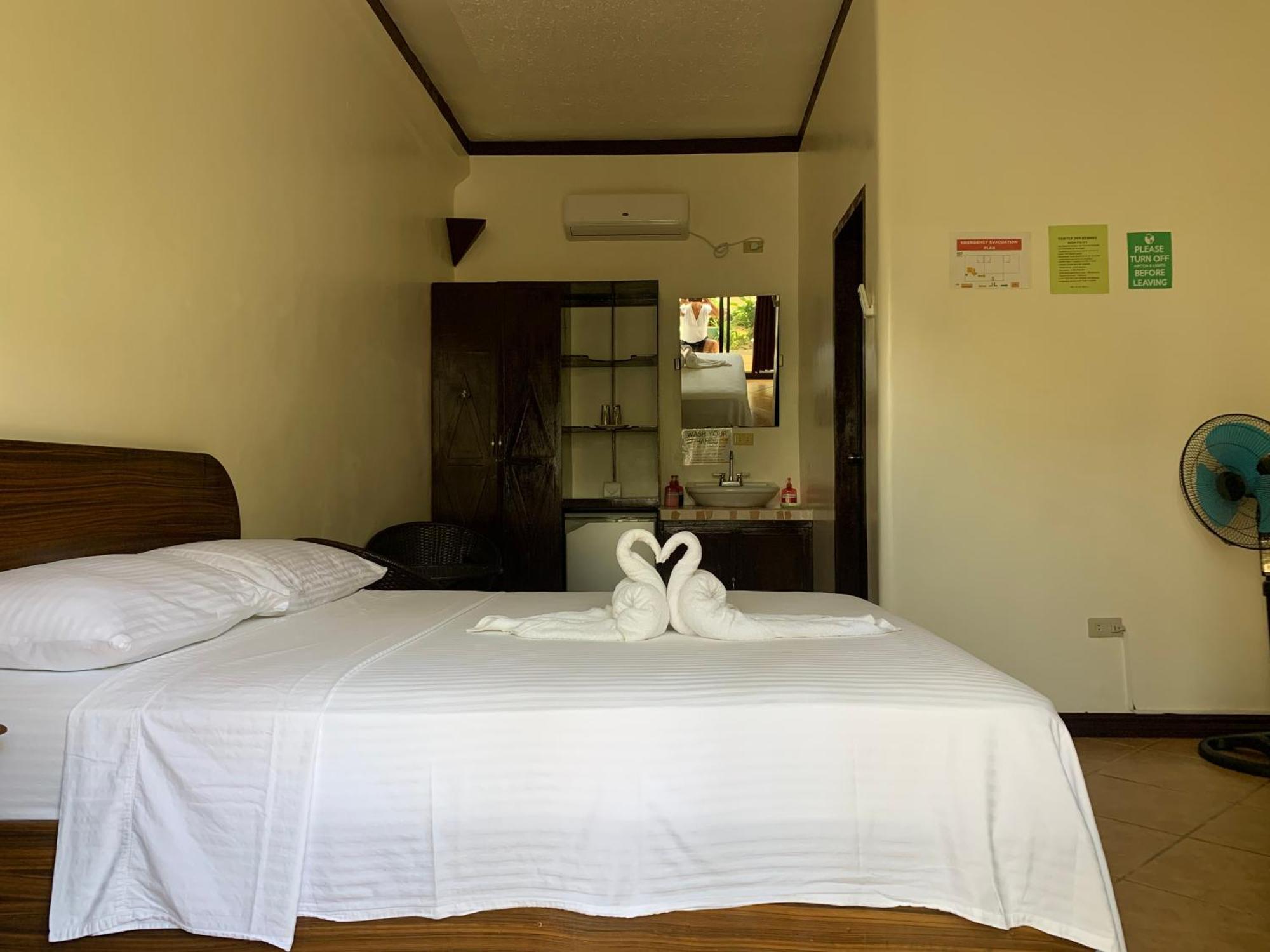 Turtle Inn Resort Manoc-Manoc Eksteriør billede